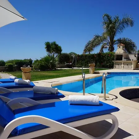 Seafront Martini Sunrise Villa Coral Bay